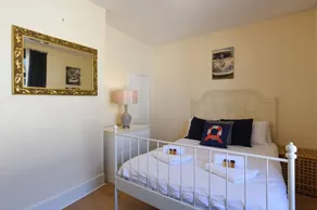 Victory House, Southsea - Image 5