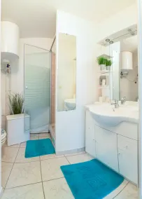 One-Bedroom Apartment 80 m from the Sea—An Air-Conditioned Retreat—Frontignan Plage - Image 4