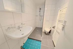 ZH Strawberry - Oerlikon Hitrental Apartment - Image 3