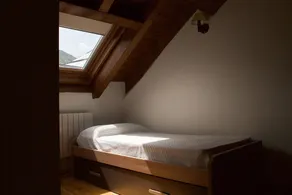 Cau d'Àneu. Duplex, located on the main street of the town. - Image 5