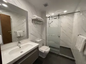 Deluxe Studio King - 5 min away from Airport - Image 2
