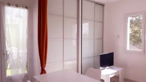 Cute apartment with Jacuzzi and private garden - Image 4