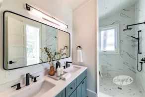 Professionally styled luxurious 4 bdrm 3 bath cottage on Lake Joe! - Image 2