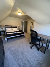 S Broadway 2 bed getaway w Parking - 98 walk score - Image 5