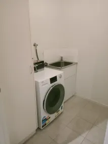 Comfortable 3-bedroom home with two car garage - Image 3