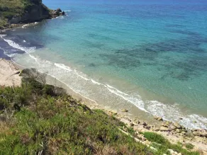 Seahorse Bay Beach Villa Halikounas - Image 4