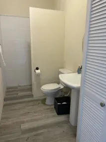 One bed apartment with expansive ocean view - Image 3