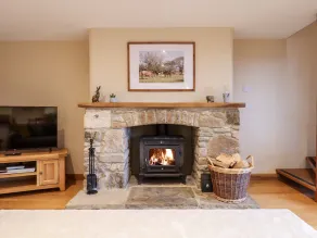 LITTLE ORCHARD, pet friendly, character holiday cottage in Ashburton - Image 3