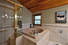 Lakefront Log Cabin located directly on UTV and snowmobile trails! - Image 4