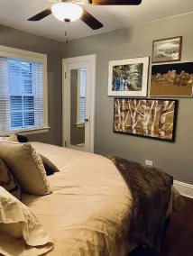 Old World Charm Flat in Upscale Neighborhood - Image 5