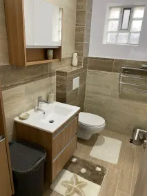 Grant Family Apartment - Image 2