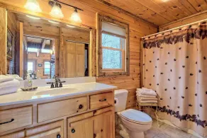 Hidden Escape Chalet by Chatuge Home Concierge | Lake & Mountain Views · Hot Tub · Firepit - Image 2