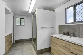 Great low-set beach house! - Image 2