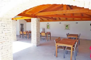 Apartamento moderno para 4 pessoas, piscina comum, vila Rakalj - Image 5