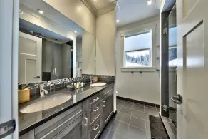 Lookout Ridge Chalet, un moderno 3,300 sq./pie. Chalet familiar inspirado en Europa - Image 2