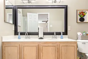 Universal Studios Ready! 3BR, Sleep 8- 2 King Beds, 4 Full Beds - Image 5