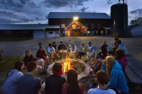 Sammeln Sie Ihre Gruppe auf der Bunkhouse! - Image 5