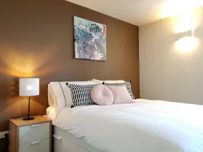 Great views, 2 balconies, lots of space and natural light! - Image 3