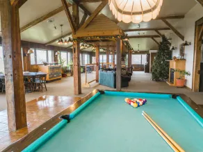 North Woods Cabin for 10 with Fireplace, Loft & Whirlpool Tub - Image 4