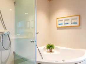 Modern Retreat with Spa By Traum Ferienwohnungen - Image 4