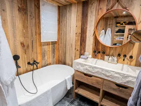 New luxury chalet with pool, jacuzzi, sauna, and cinema in Saint-Martin de Belleville - Image 3