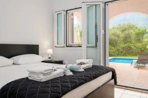 Kournas-Sleeps8-Parking-Garden-Pool-PetFriendly - Image 4