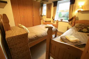 Cottage di campagna indipendente con 5 camere da letto e 3 en suite - Image 3