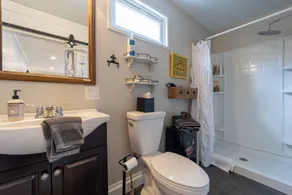 Lovely, clean and walkable in the town of Luray. - Image 2