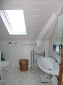 Nice bright apartment with garden on the beach and nature reserve - Image 3