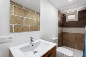 Avec vue sur la mer, terrasse privée et Wi-Fi - Image 3