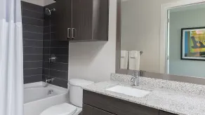 Beautiful 1 bedroom with rooftop pool! - Image 3