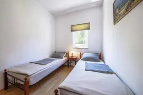 Holiday home with swimming pool, terrace and sea view - Image 4