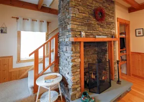 Cozy Cove Cottage Limit 6 3 Bedroom Cottage by RedAwning - Image 2