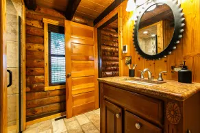 Stunning Log Cabin with amazing views at Apple Canyon Lake, Perfect Location - Image 3