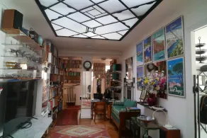 Large apartment Downtown, 2 minutes beach, very quiet garden, mountain views - Image 2