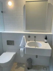 Beachfront Balmoral bliss designer NEWLY renovated apartment - Image 2