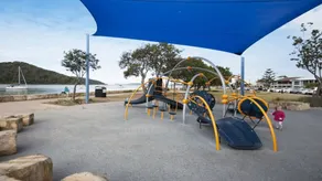 Luro 2 - Waterfront Luxury - Image 2