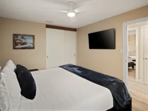 Oceanfront at Windansea Beach- AC, Private Oceanfront Deck, Parking! - Image 5