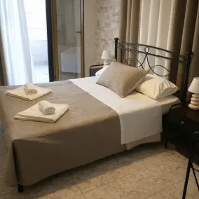 Tainaros Rooms - Beachfront Summer Getaway - Image 3