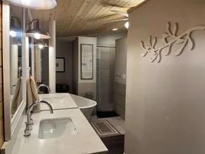 Nashville Riverfront Retreat-with Hot Tub. - Image 3