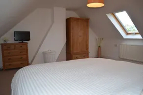 Contemporary 3bed cottage w/garden,5 mins to beach - Image 4