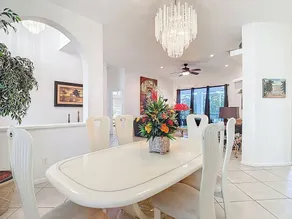 FLORIDA RETREAT ENDLESS SPACE! DISCOUNTED one story 2800 sq ft with Pool - Image 5