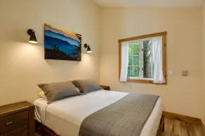 Hanging Rock Cabin - - Image 4