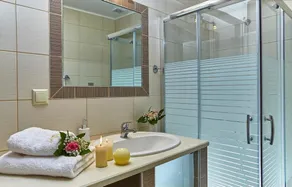 Stylish Pool Side Apartment With Stunning sea View RU - Image 5