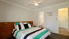 Wrights Beach Bungalow - WALKING DISTANCE TO THE WATER - Image 4