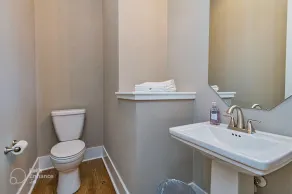 GLITZ & GUITARS I Stylish 3BR with Rooftop Hot Tub in East Nashville - Image 2