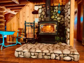 The Creek-Side Cabin: Hot Tub, Fire Pit,5 Star, AC, Big Deck, Quiet,Walk To Town - Image 2