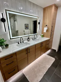 Luxe Vail! 5 minutes to town. Dual Primary - Hot Tub - Free Ski Bus! Sleeps 10 - Image 4