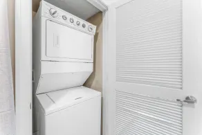 Boho SoCo 1BR Queen Suite w/ GymPickleballLaundry - Image 2