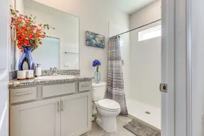 Pet friendly Home w Screened Patio in Newberry - Image 2